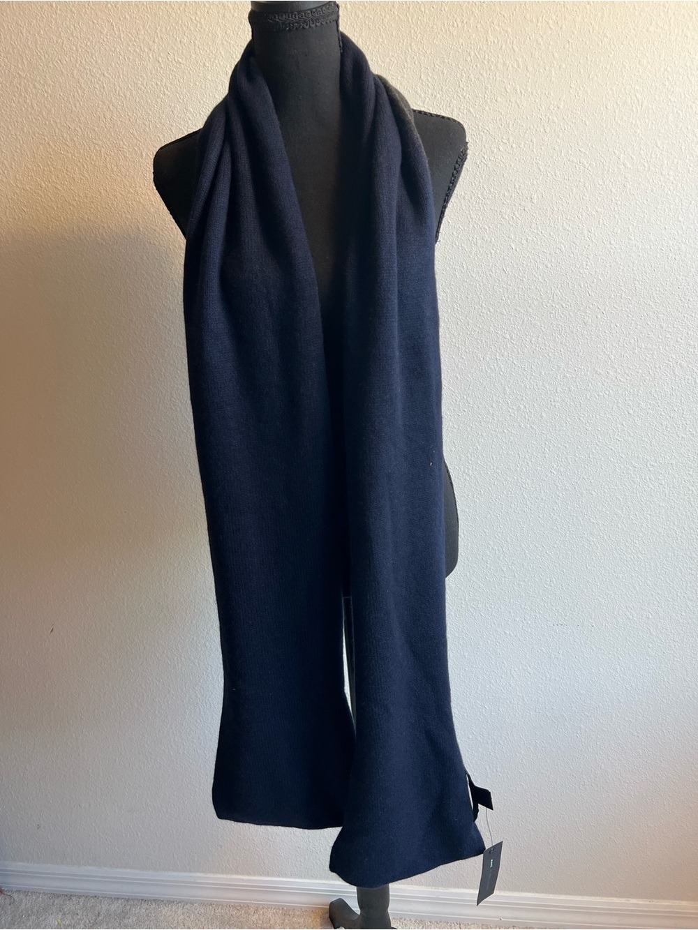 Marc Jacobs NWT 100% Cashmere Navy Blue Gray Two-Tone Scarf with Pockets